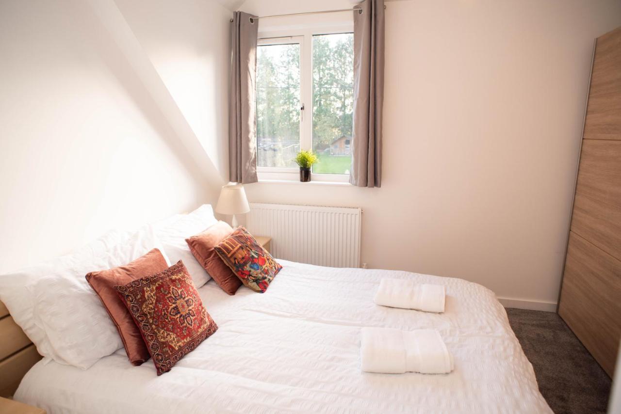 Walnut Flats-F4, 2-Bedroom With Ensuite - Parking, Netflix, Wifi - Close To Oxford, Bicester & Blenheim Palace Kidlington Exterior foto