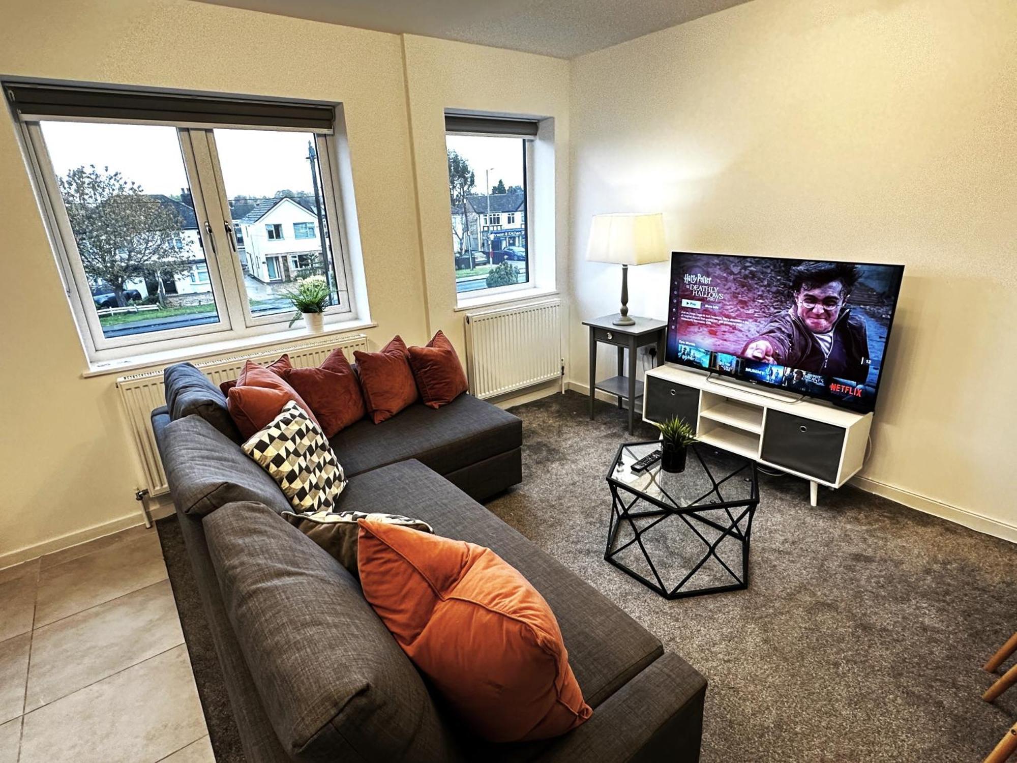 Walnut Flats-F4, 2-Bedroom With Ensuite - Parking, Netflix, Wifi - Close To Oxford, Bicester & Blenheim Palace Kidlington Exterior foto